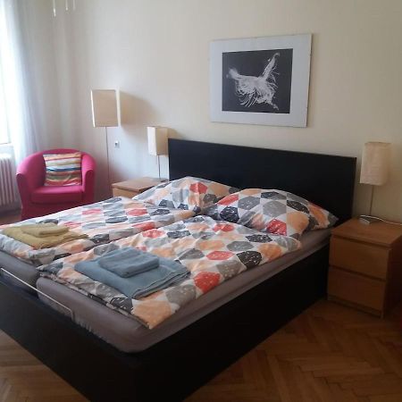 Geraeumige Zentrumsnahe Altbauwohnung Vienna Exterior photo