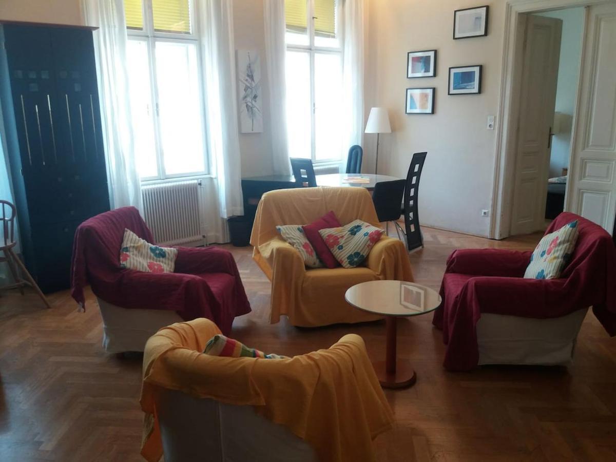 Geraeumige Zentrumsnahe Altbauwohnung Vienna Exterior photo
