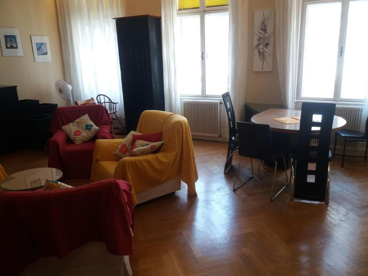 Geraeumige Zentrumsnahe Altbauwohnung Vienna Exterior photo